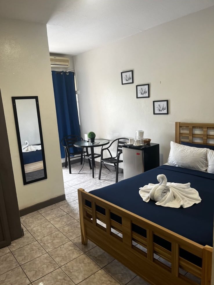 Family Studio at Golden Hideaway Inn
